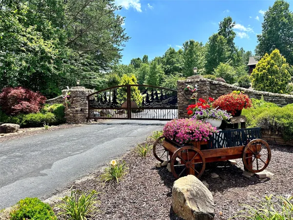 $725,000 | 500 Grandview Peaks Drive, Nebo, NC 28761