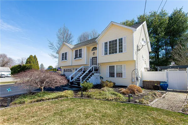 $550,000 | 9 Timber Walk Drive, West Warwick, RI 02893