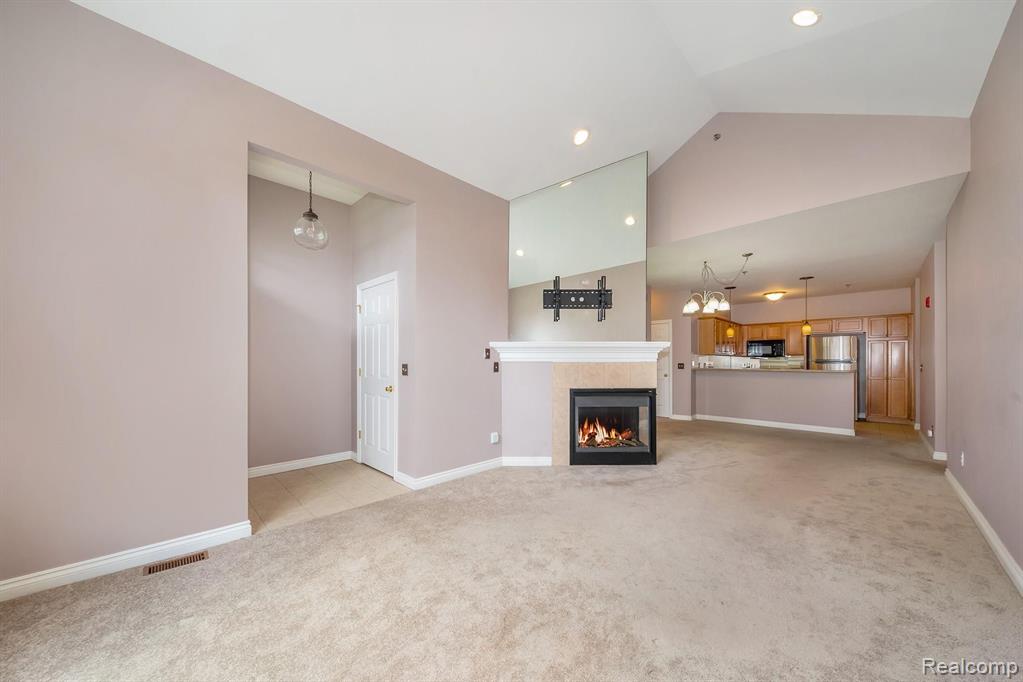 45751 North Stonewood Road Canton, MI 48187 - Photo 3 of 33