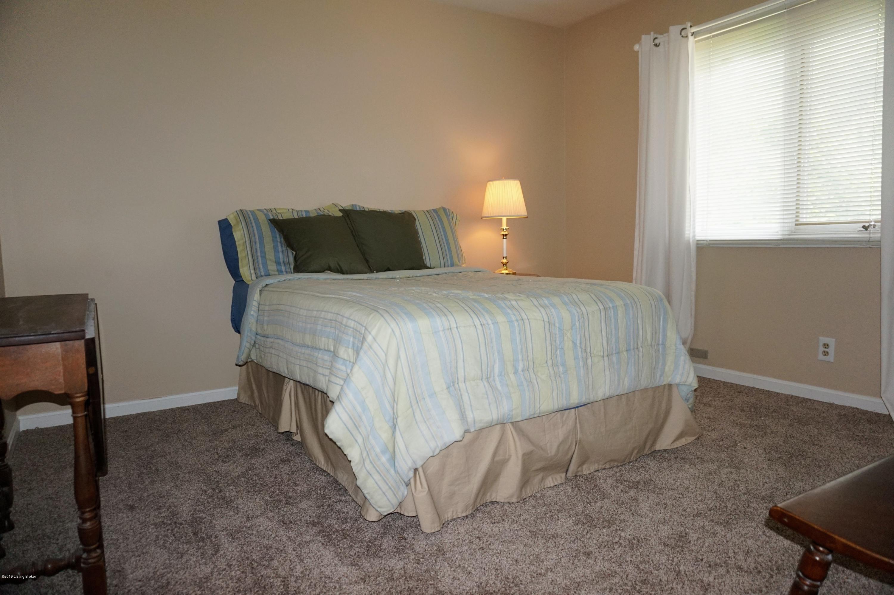 12401 Kirkham Road Louisville, KY 40299 - Photo 29 of 41 DSC09980