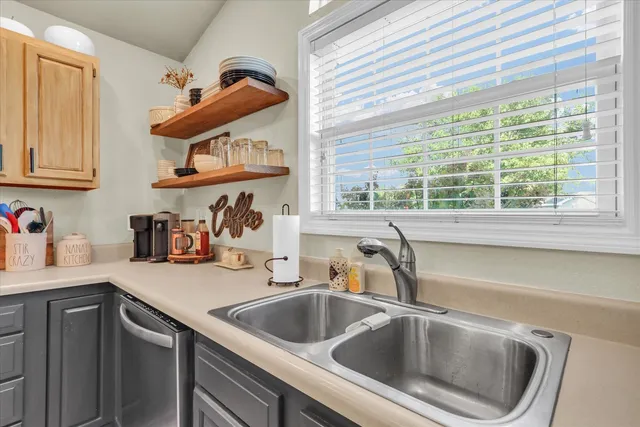 $300,000 | 401 Winston Court, St. Joseph, IL 61873