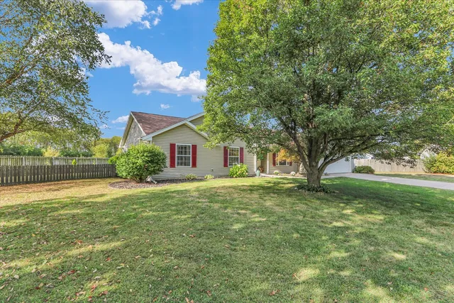 $300,000 | 401 Winston Court, St. Joseph, IL 61873