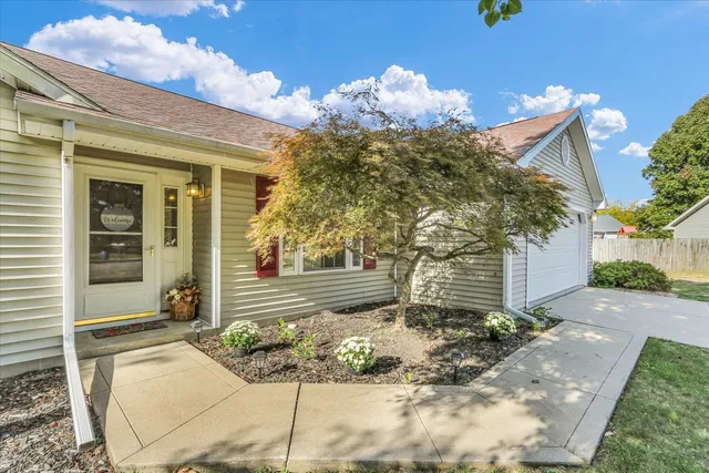 $300,000 | 401 Winston Court, St. Joseph, IL 61873