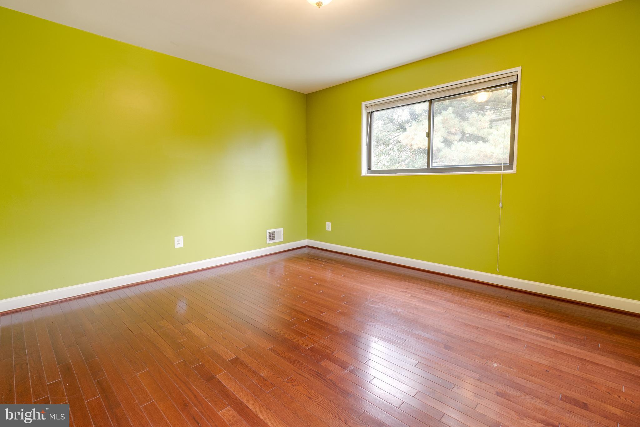 6823 Cabin John Road Springfield, VA 22150 - Photo 20 of 43