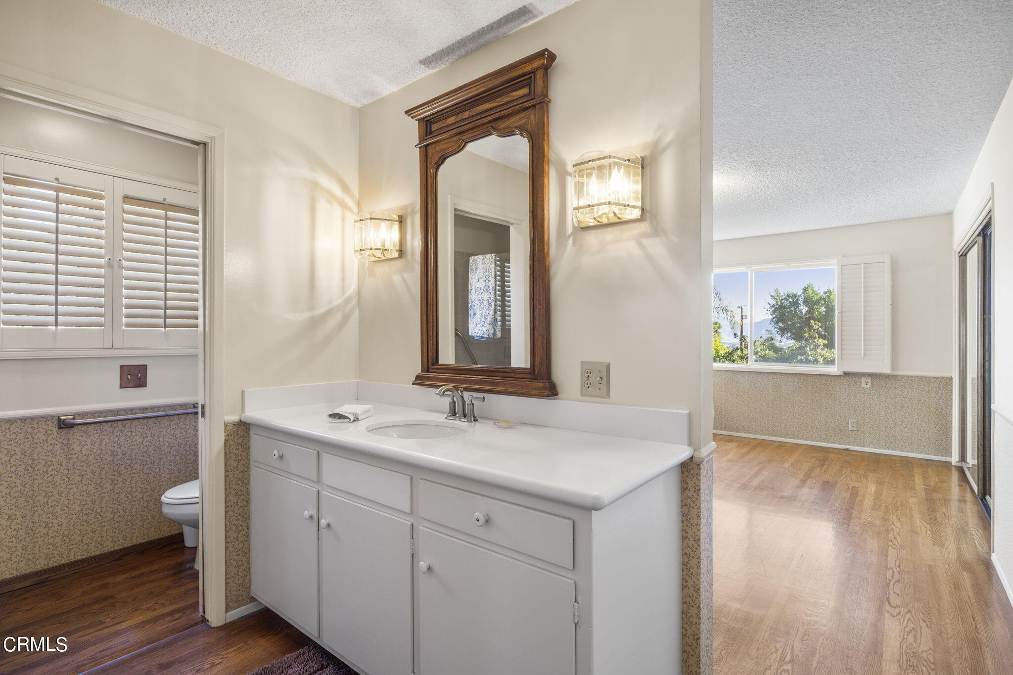 702 North Loop Drive Camarillo, CA 93010 - Photo 26 of 57 Primary Bathroom