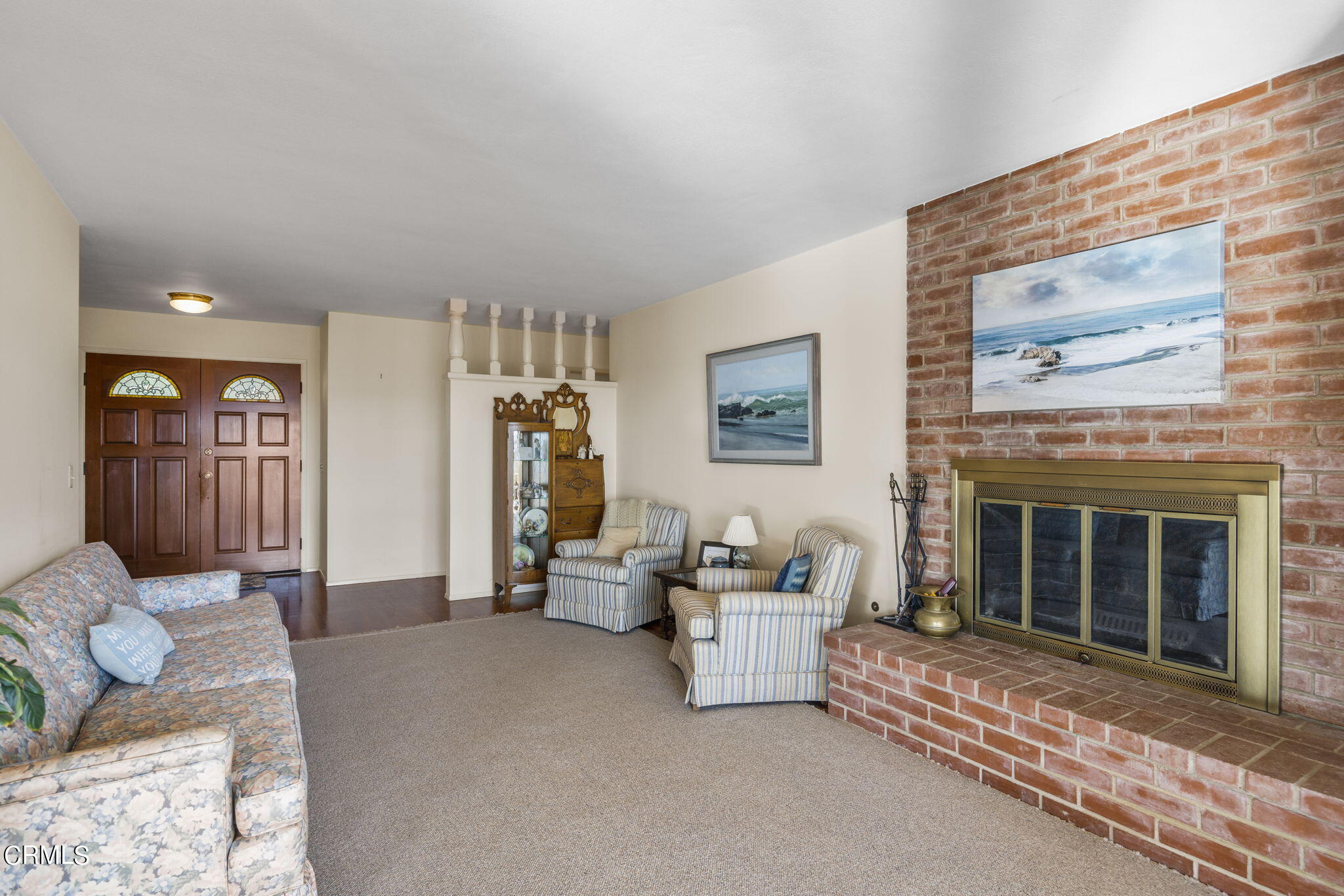 702 North Loop Drive Camarillo, CA 93010 - Photo 9 of 57 Living Room