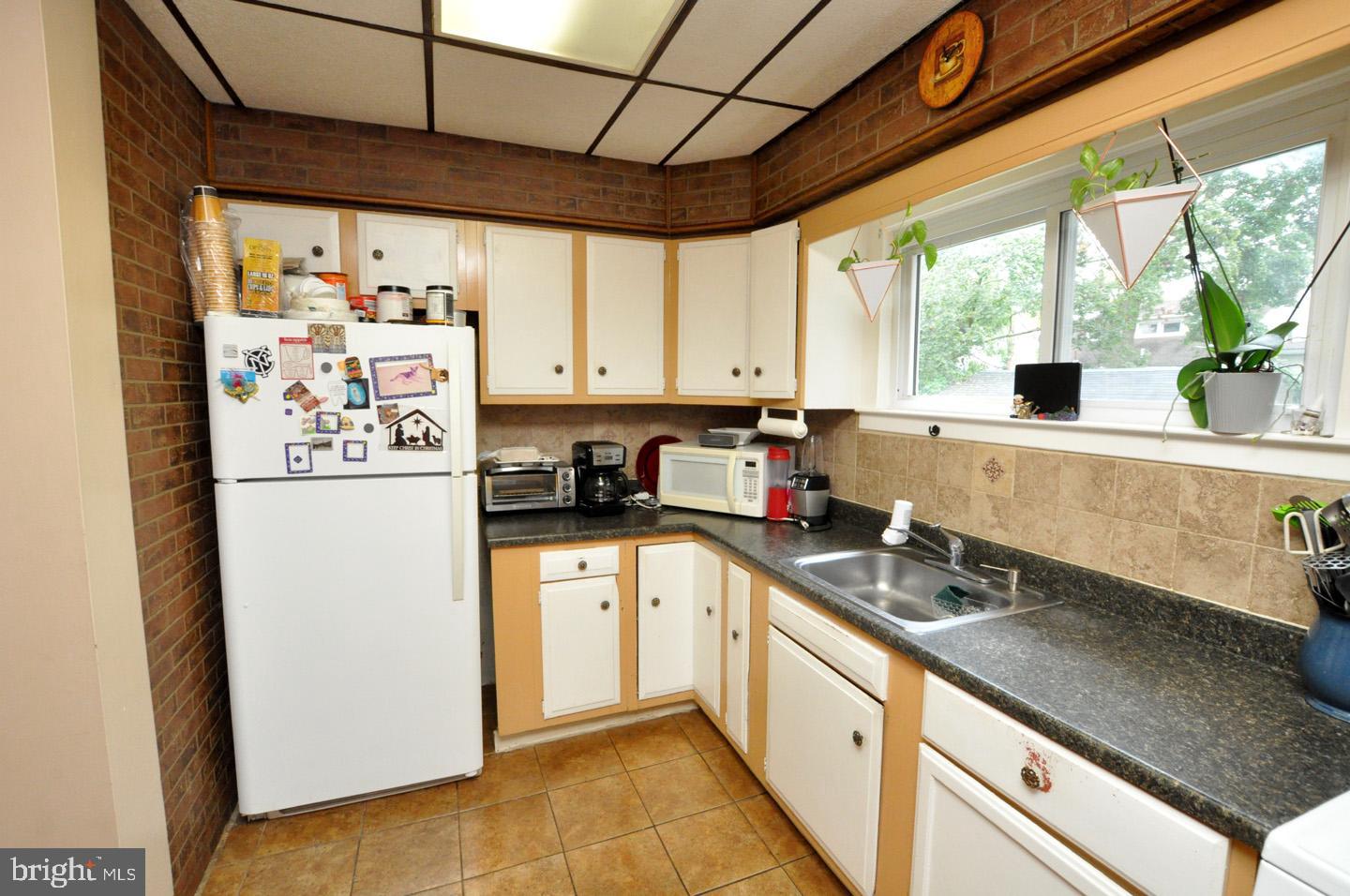 128 Spring Garden Street Riverside, NJ 08075 - Photo 12 of 24 Kitchen