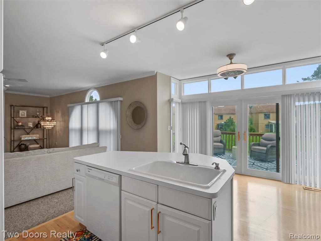 2239 Crystal Drive Rochester Hills, MI 48309 - Photo 18 of 42