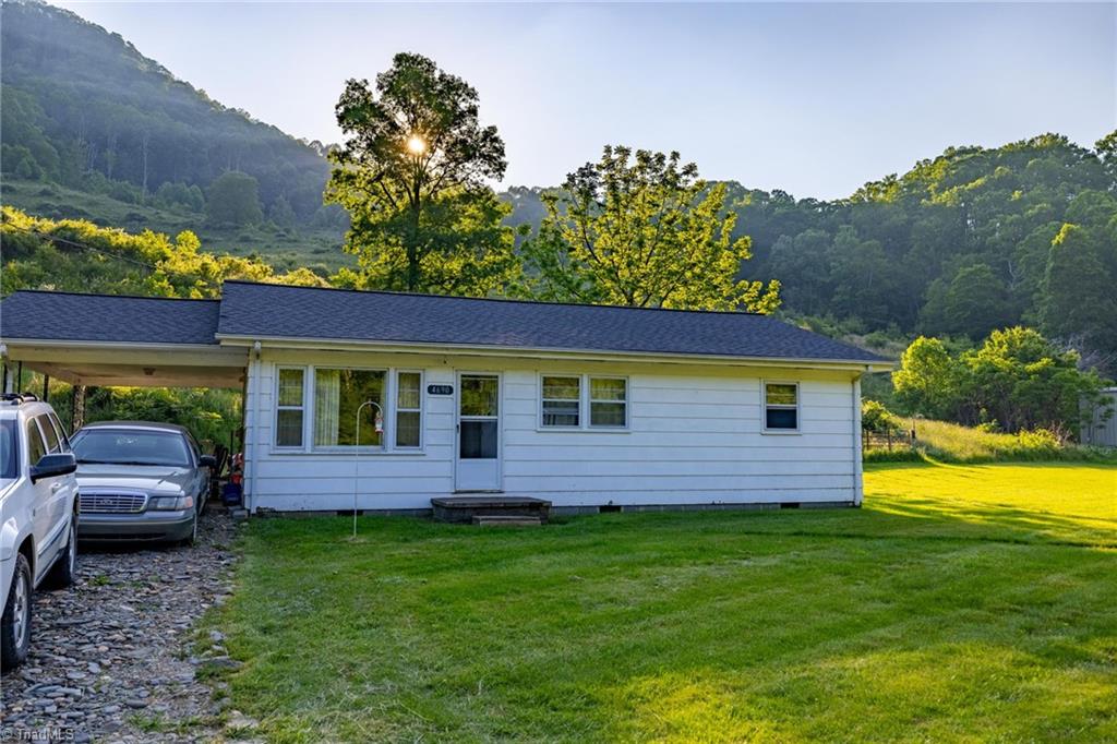 4690 3 Top Road Todd, NC 28684 - Photo 2 of 49 Gallery Image 2