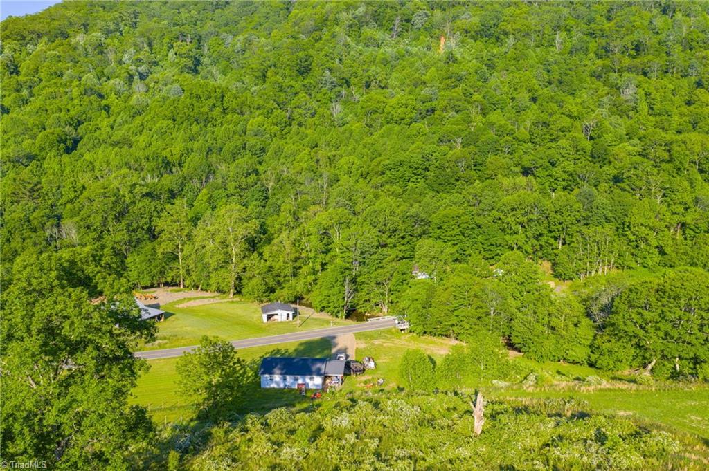 4690 3 Top Road Todd, NC 28684 - Photo 32 of 49 Gallery Image 32