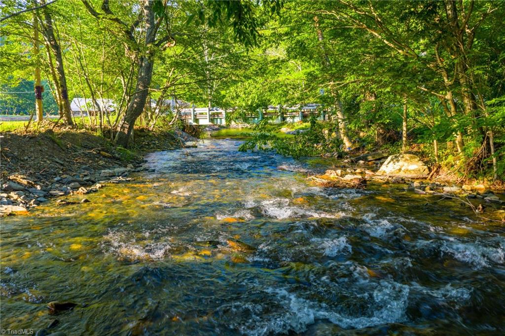 4690 3 Top Road Todd, NC 28684 - Photo 5 of 49 Gallery Image 5