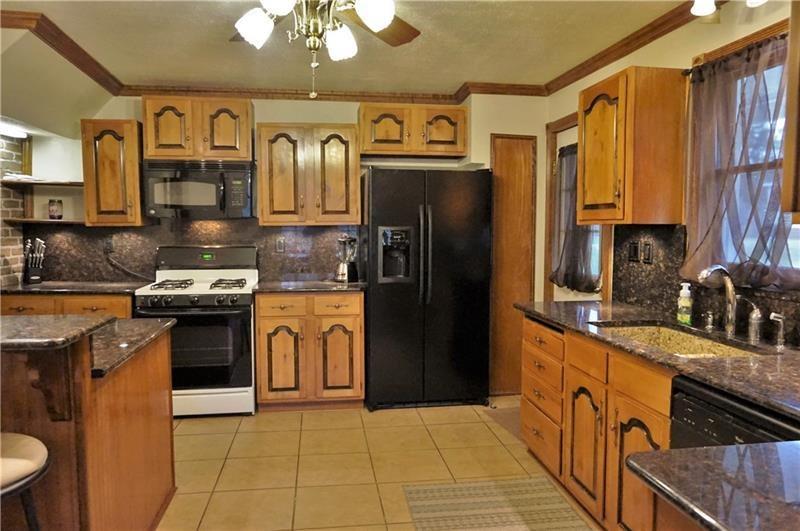 114 Lorish Road McKees Rocks, PA 15136 - Photo 7 of 23
