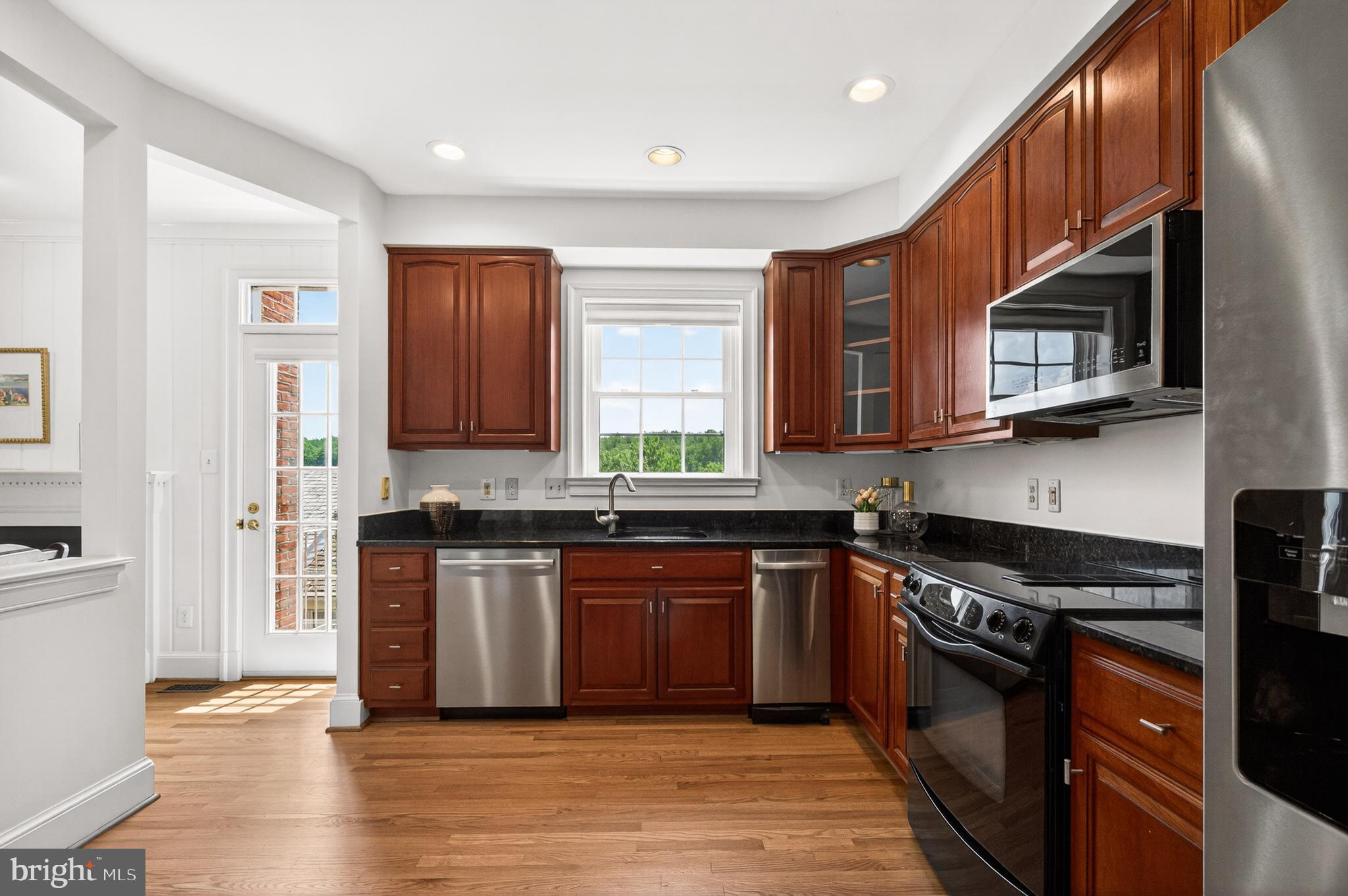 8016 Quarry Ridge Way Bethesda, MD 20817 - Photo 12 of 53