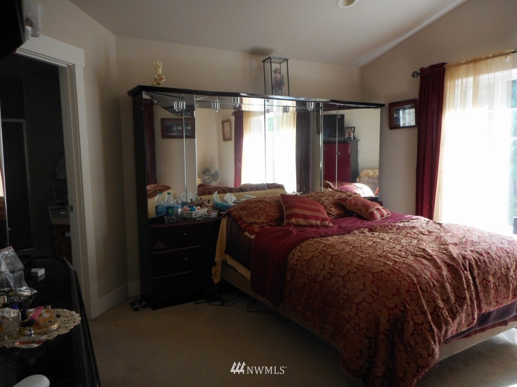 22002 Vine Road Brier, WA 98036 - Photo 15 of 20 Gallery Image 15