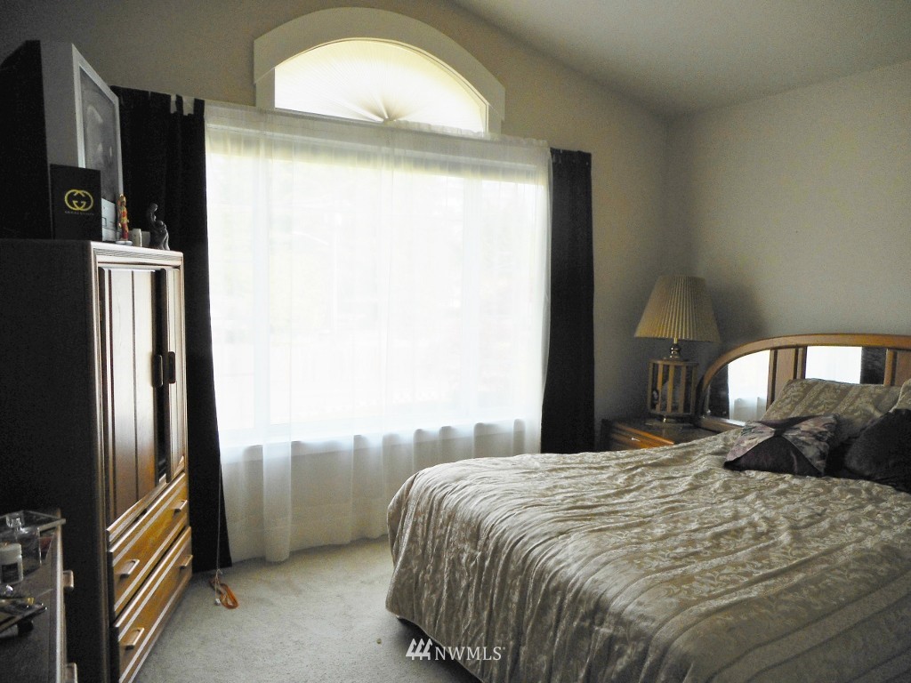 22002 Vine Road Brier, WA 98036 - Photo 17 of 20 Gallery Image 17