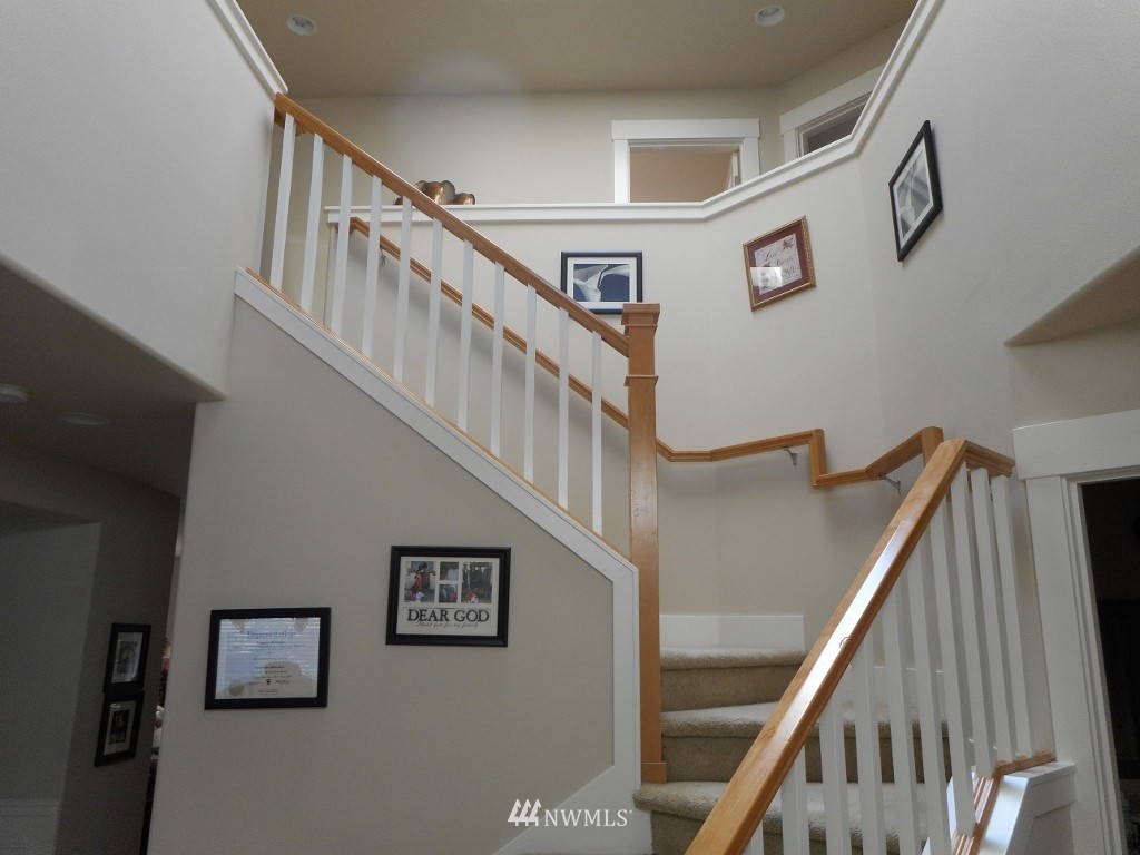 22002 Vine Road Brier, WA 98036 - Photo 5 of 20 Gallery Image 5
