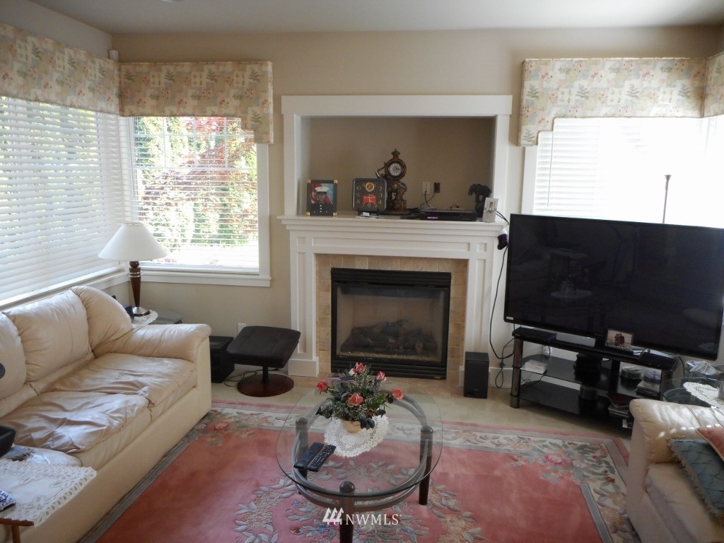 22002 Vine Road Brier, WA 98036 - Photo 9 of 20 Gallery Image 9