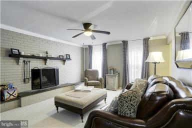 1804 Pelling Court Silver Spring, MD 20905 - Photo 5 of 27 Family Room