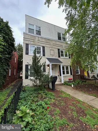 $2,300,000 | 114 O Street Southwest, Washington, DC 20024
