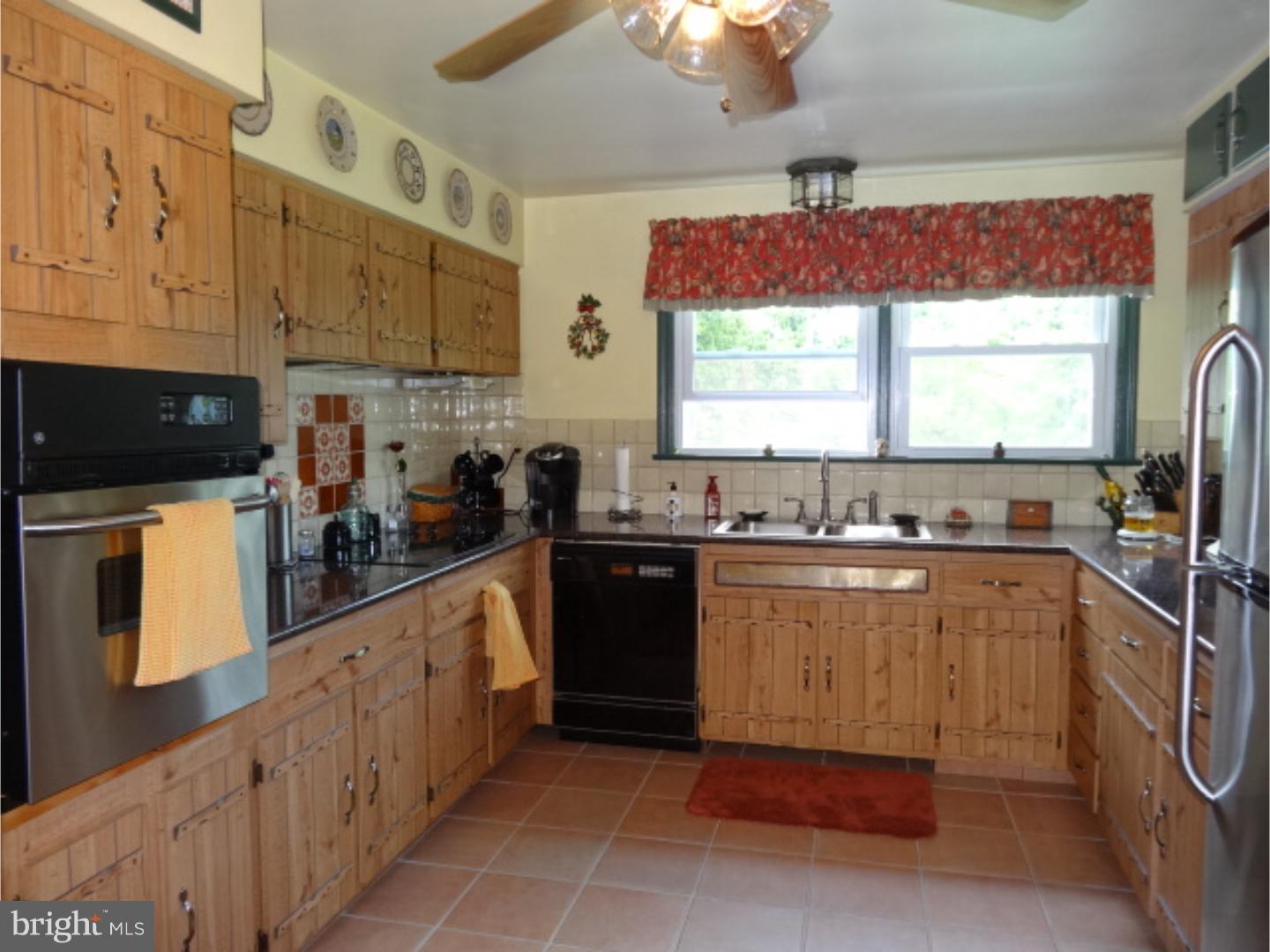1265 Dell Road Norristown, PA 19403 - Photo 6 of 23 Gallery Image 6