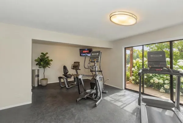 $2,645 | 4400 West Lake Avenue, Unit 208B, Glenview, IL 60026