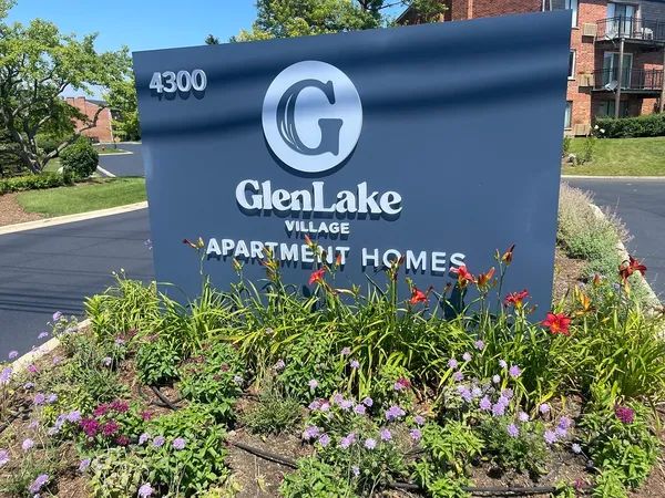 $2,645 | 4400 West Lake Avenue, Unit 208B, Glenview, IL 60026