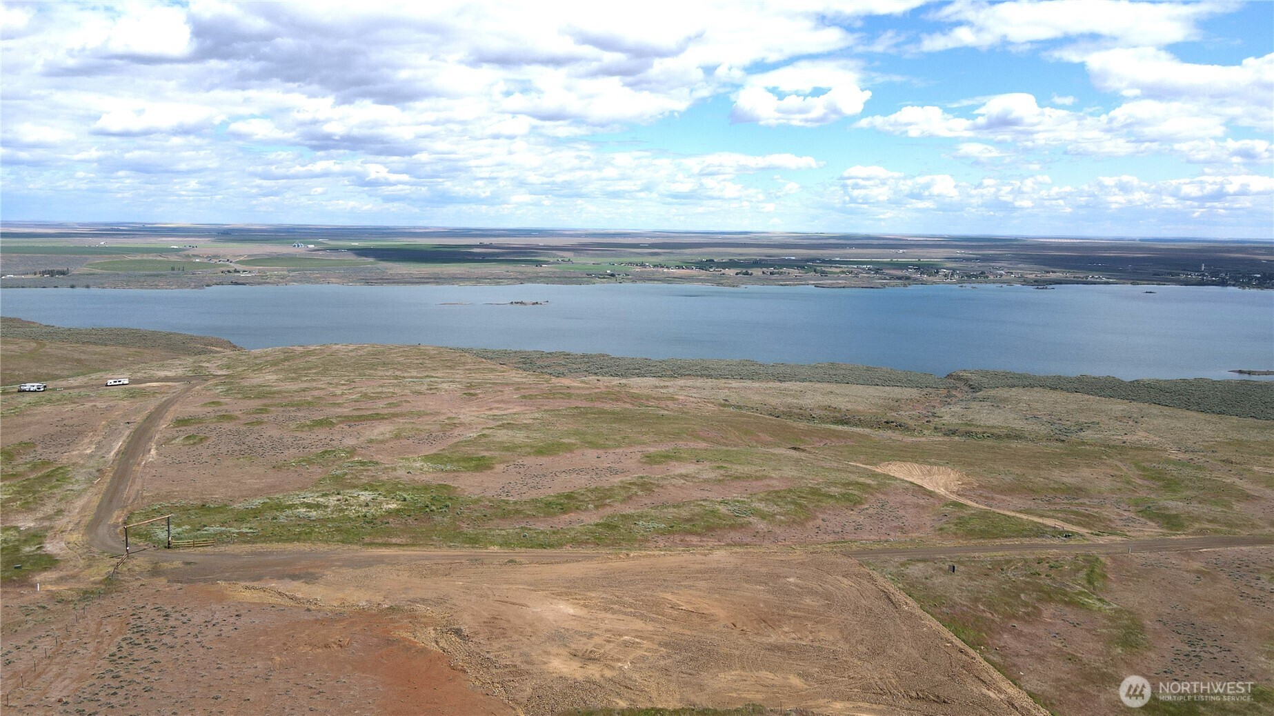 215 Banks Lk Vw Road, Unit 99115 Coulee City, WA 99115 - Photo 9 of 18 a view of an ocean beach