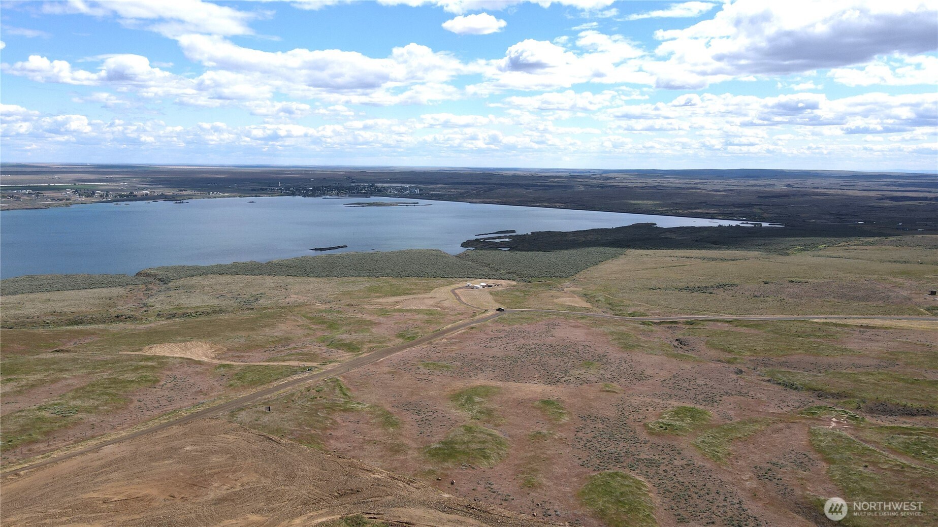 215 Banks Lk Vw Road, Unit 99115 Coulee City, WA 99115 - Photo 10 of 18 a view of an ocean and beach