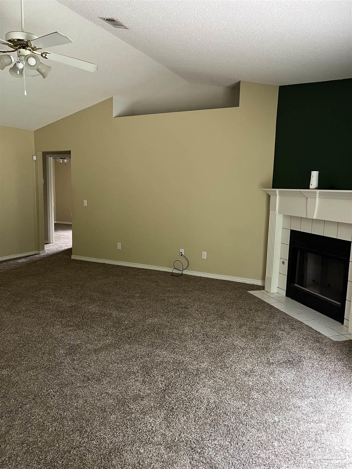 571 Riola Place Pensacola, FL 32506 - Photo 3 of 8 Gallery Image 3