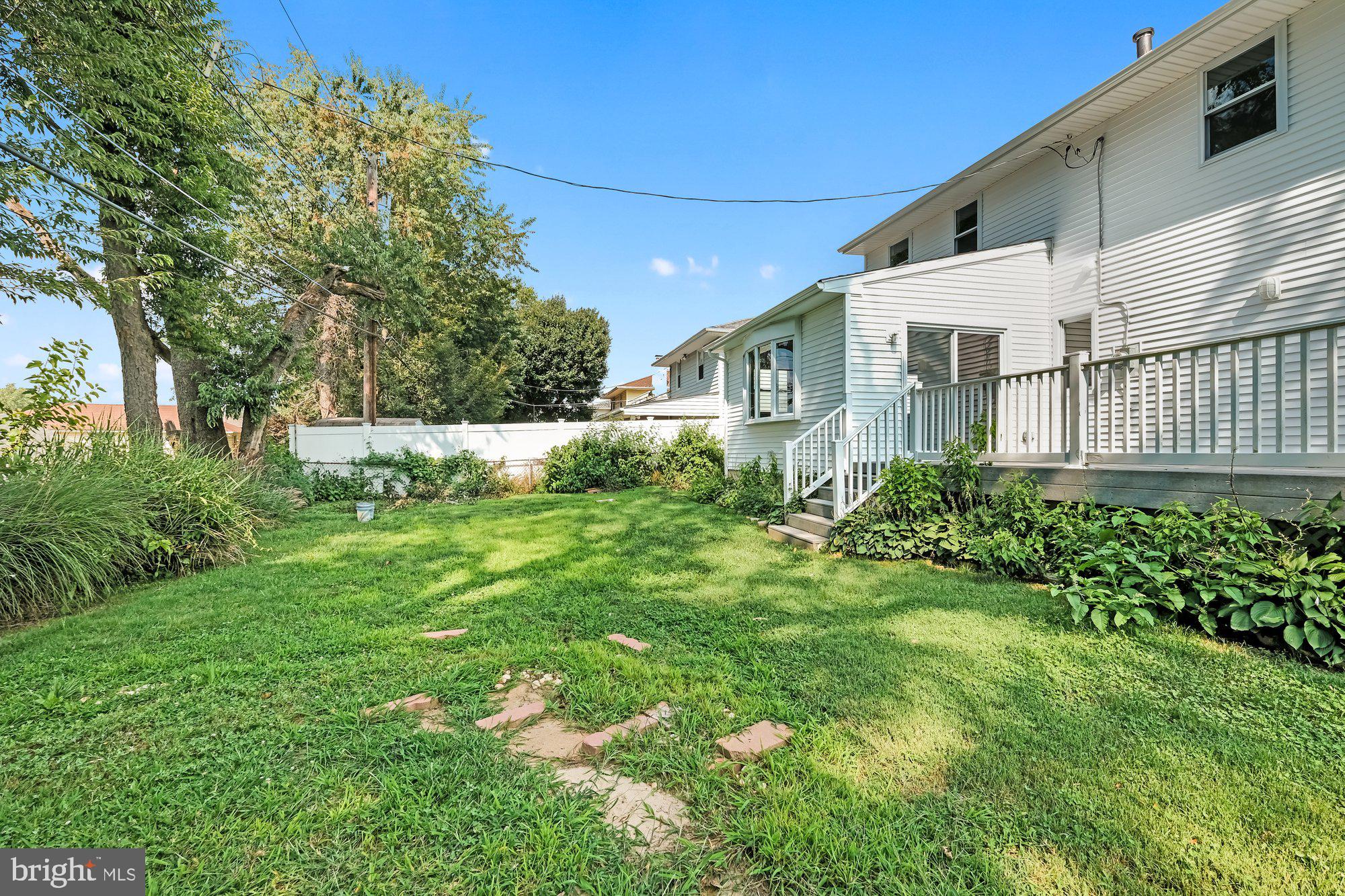 9722 Morefield Road Philadelphia, PA 19115 - Photo 35 of 36 Rear yard