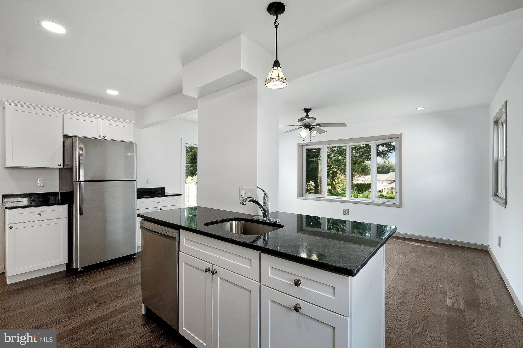 9722 Morefield Road Philadelphia, PA 19115 - Photo 9 of 36 New Frigidaire stainless steel appliances