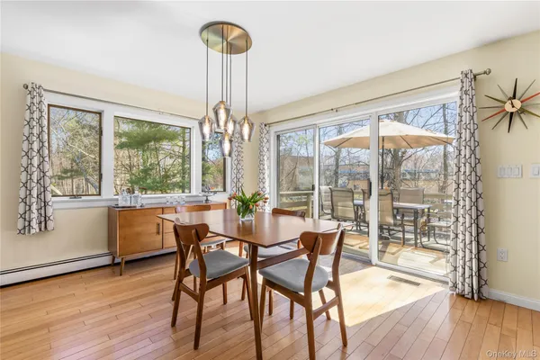 $915,000 | 21 Tulip Tree Lane, Mamaroneck, NY 10543