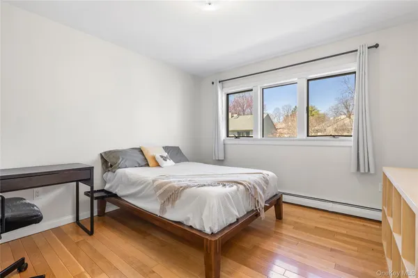 $915,000 | 21 Tulip Tree Lane, Mamaroneck, NY 10543