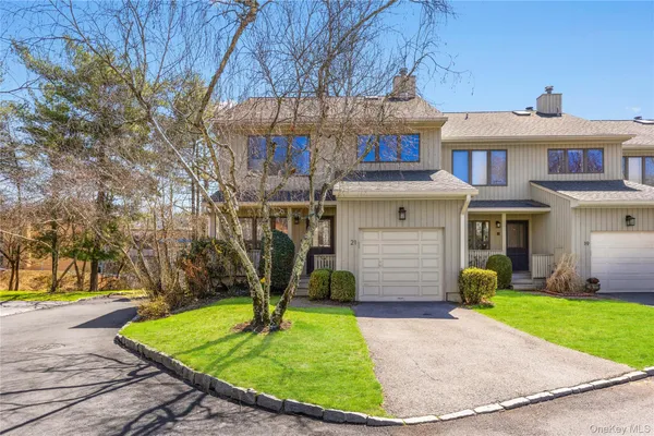 $915,000 | 21 Tulip Tree Lane, Mamaroneck, NY 10543