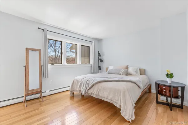 $915,000 | 21 Tulip Tree Lane, Mamaroneck, NY 10543