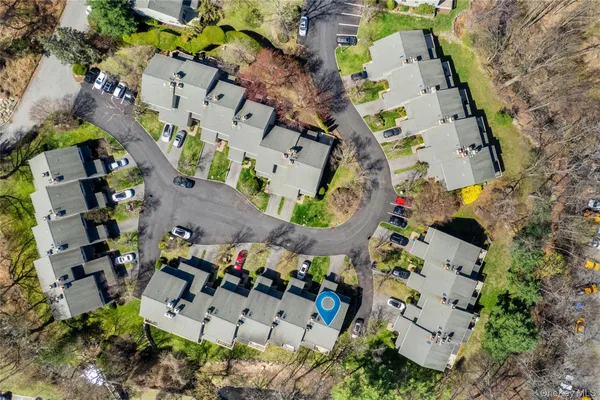$915,000 | 21 Tulip Tree Lane, Mamaroneck, NY 10543