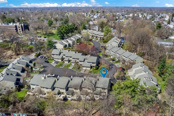 $915,000 | 21 Tulip Tree Lane, Mamaroneck, NY 10543