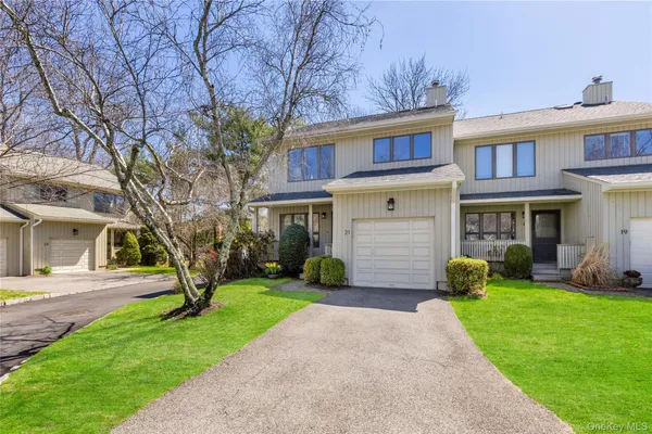 $915,000 | 21 Tulip Tree Lane, Mamaroneck, NY 10543