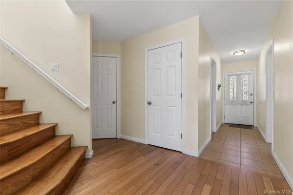 $915,000 | 21 Tulip Tree Lane, Mamaroneck, NY 10543