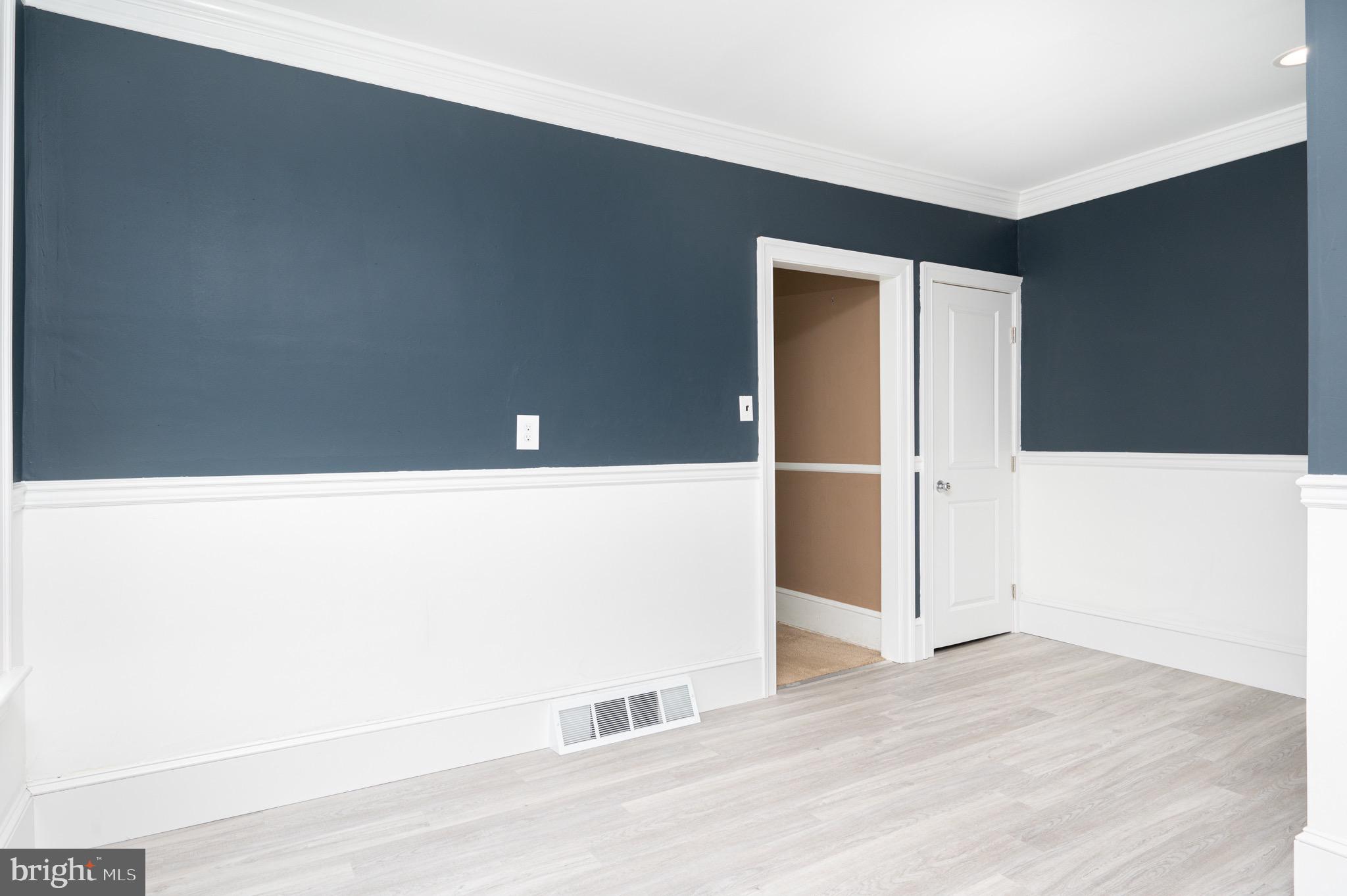 231 South Main Street Spring City, PA 19475 - Photo 6 of 29 Crown Molding