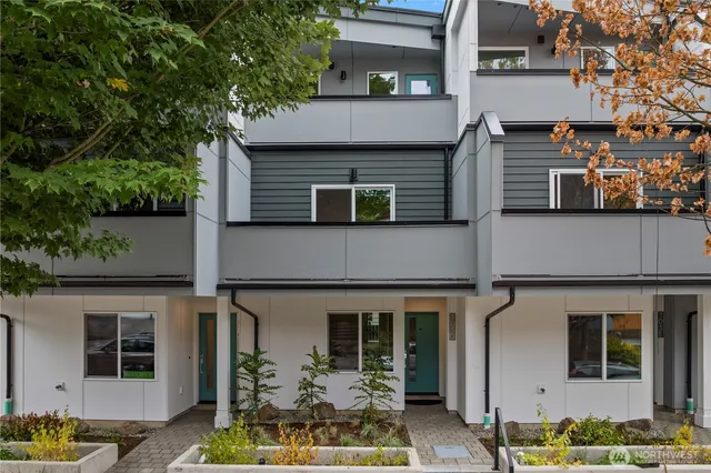 $865,000 | 105 Northwest 39th Street, Seattle, WA 98107