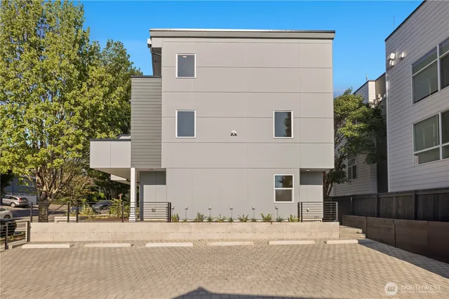 $865,000 | 105 Northwest 39th Street, Seattle, WA 98107