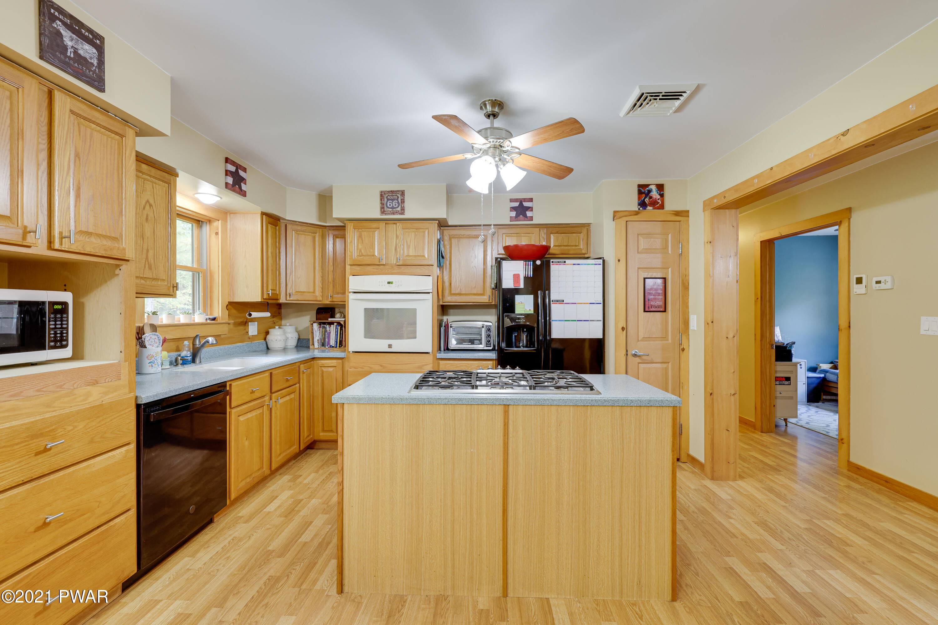 154 Creek Road Hawley, PA 18428 - Photo 11 of 34 kitchen.2