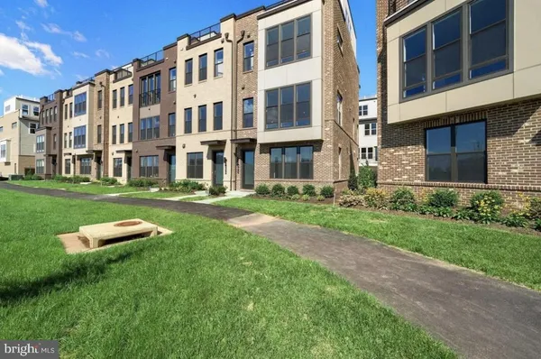 $850,000 | 4673 Charger Place, Chantilly, VA 20151