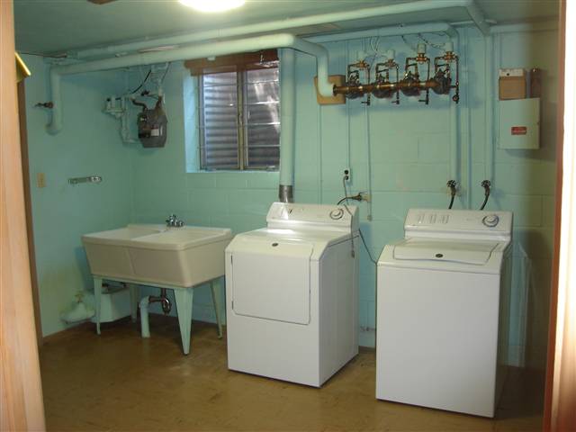 870 Bishop Road Grosse Pointe, MI 48230 - Photo 26 of 30 31065206-25.JPG