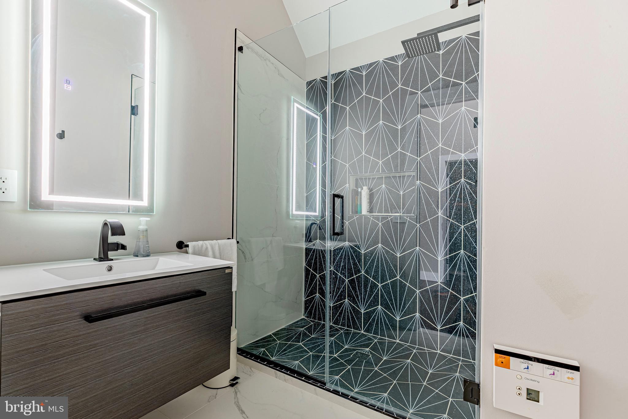 10 Pineview Drive Media, PA 19063 - Photo 25 of 38 Bathroom 3