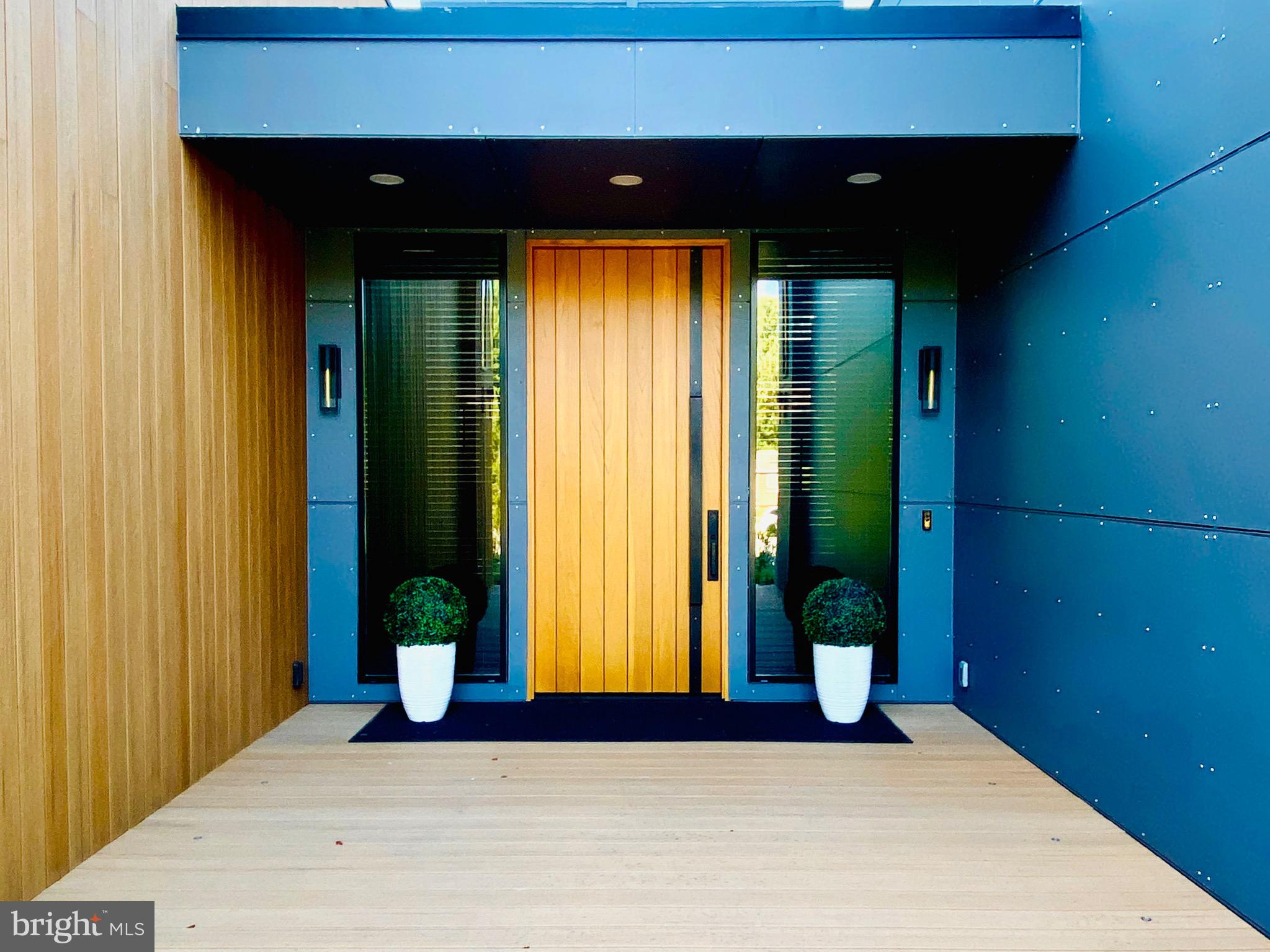 10 Pineview Drive Media, PA 19063 - Photo 3 of 38 Oversized Spanish Cedar Front Entry