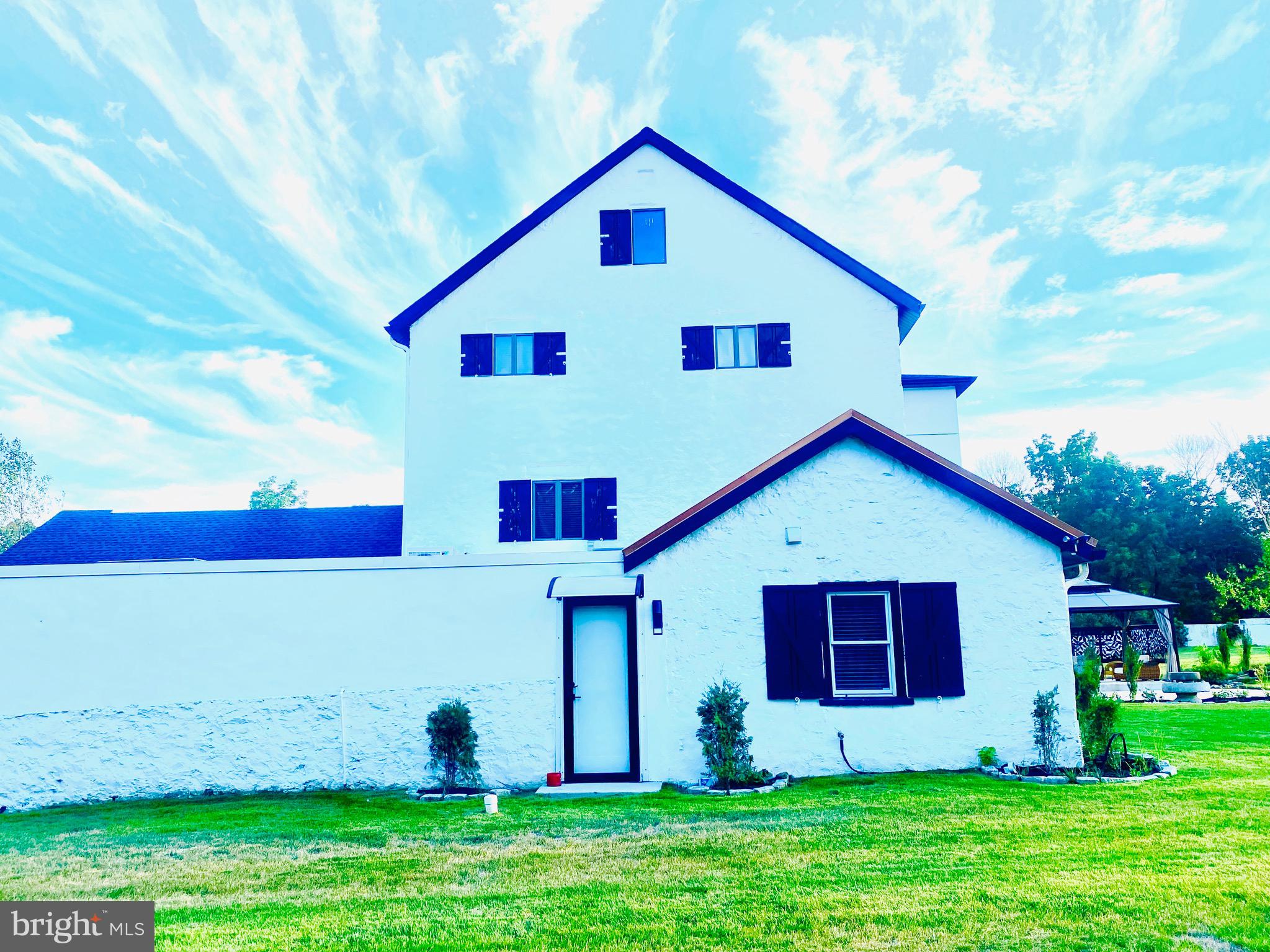 10 Pineview Drive Media, PA 19063 - Photo 35 of 38 Side