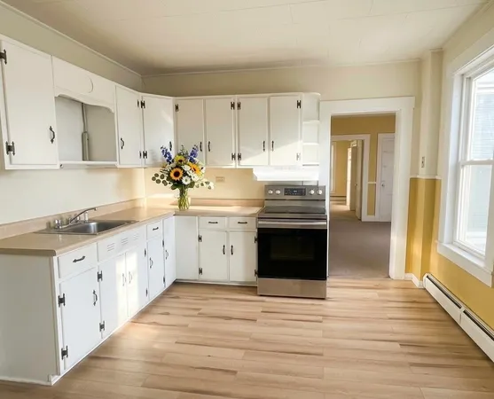 $2,300 | 362 Main Street, Unit 1, Nashua, NH 03060