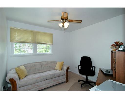 306 West Starz Road Cheswick, PA 15024 - Photo 12 of 18 Bedroom. 3rd Bedroom on Upper Level- Could also be used as an Office/Den!!!